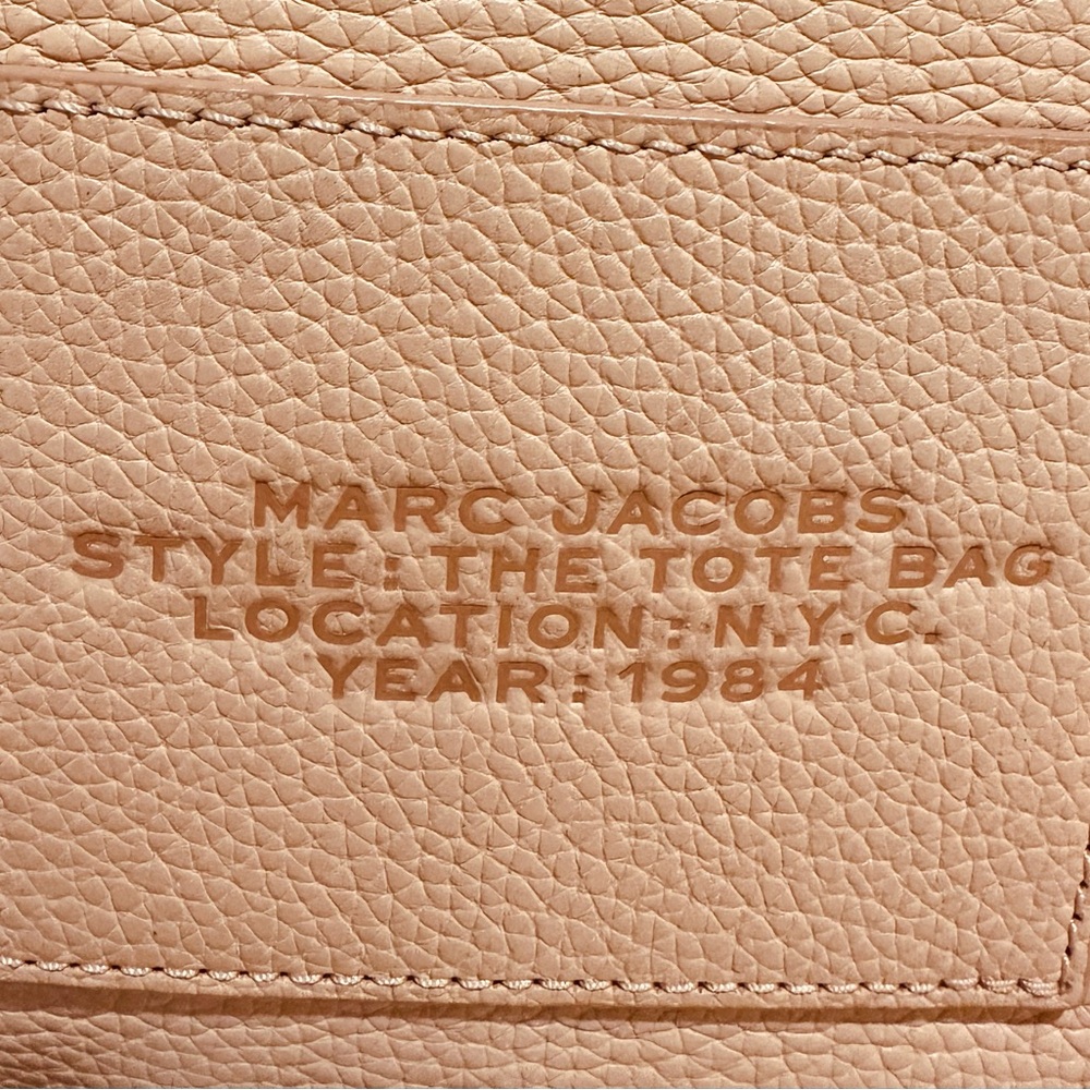 Marc Jacobs The Leather Medium Tote Bag - Picture 7 of 9